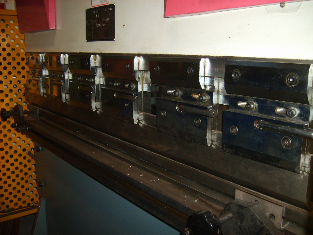 pressa-piegatrice-emerson-1200x-30-ton-sidicom-group-s-r-l